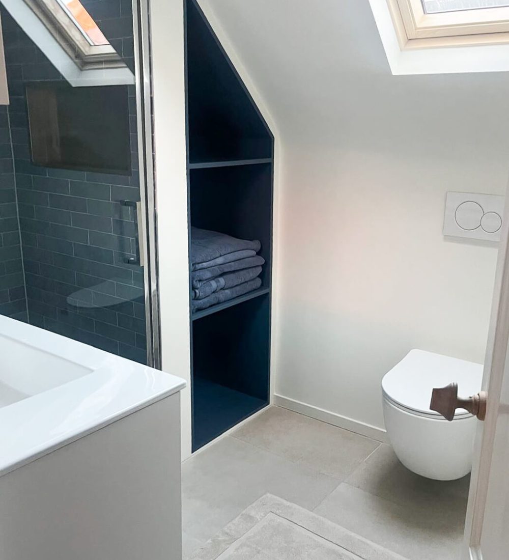 Badkamer voor en na renovatie door Renovabad